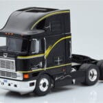 International Eagle Cabover Črn IXO 1:43
