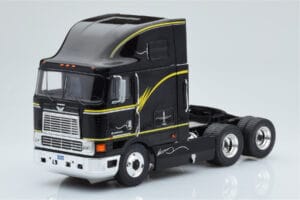 International Eagle Cabover Črn IXO 1:43