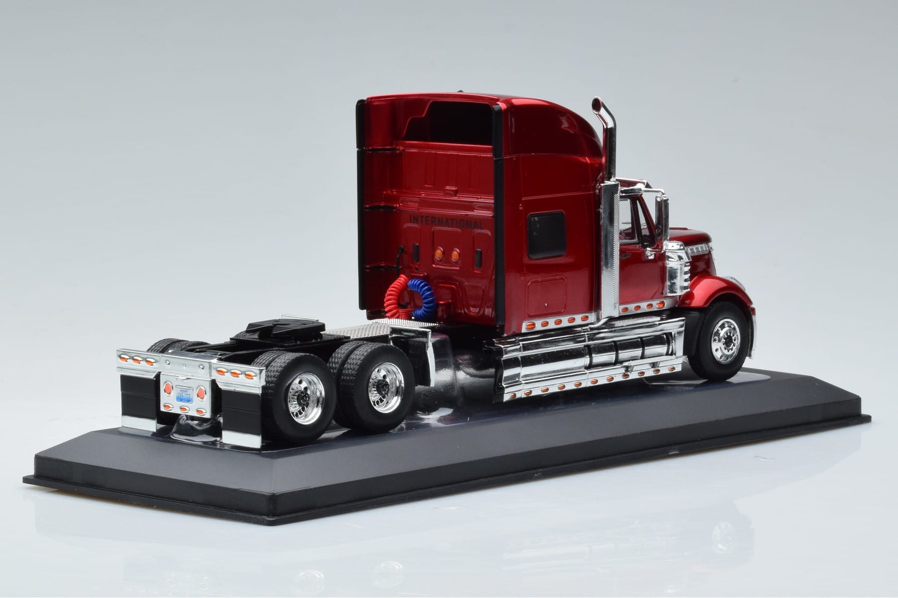 International Lonestar Rdeč IXO 1:43 TR103 Kovina – slika 2 od 6