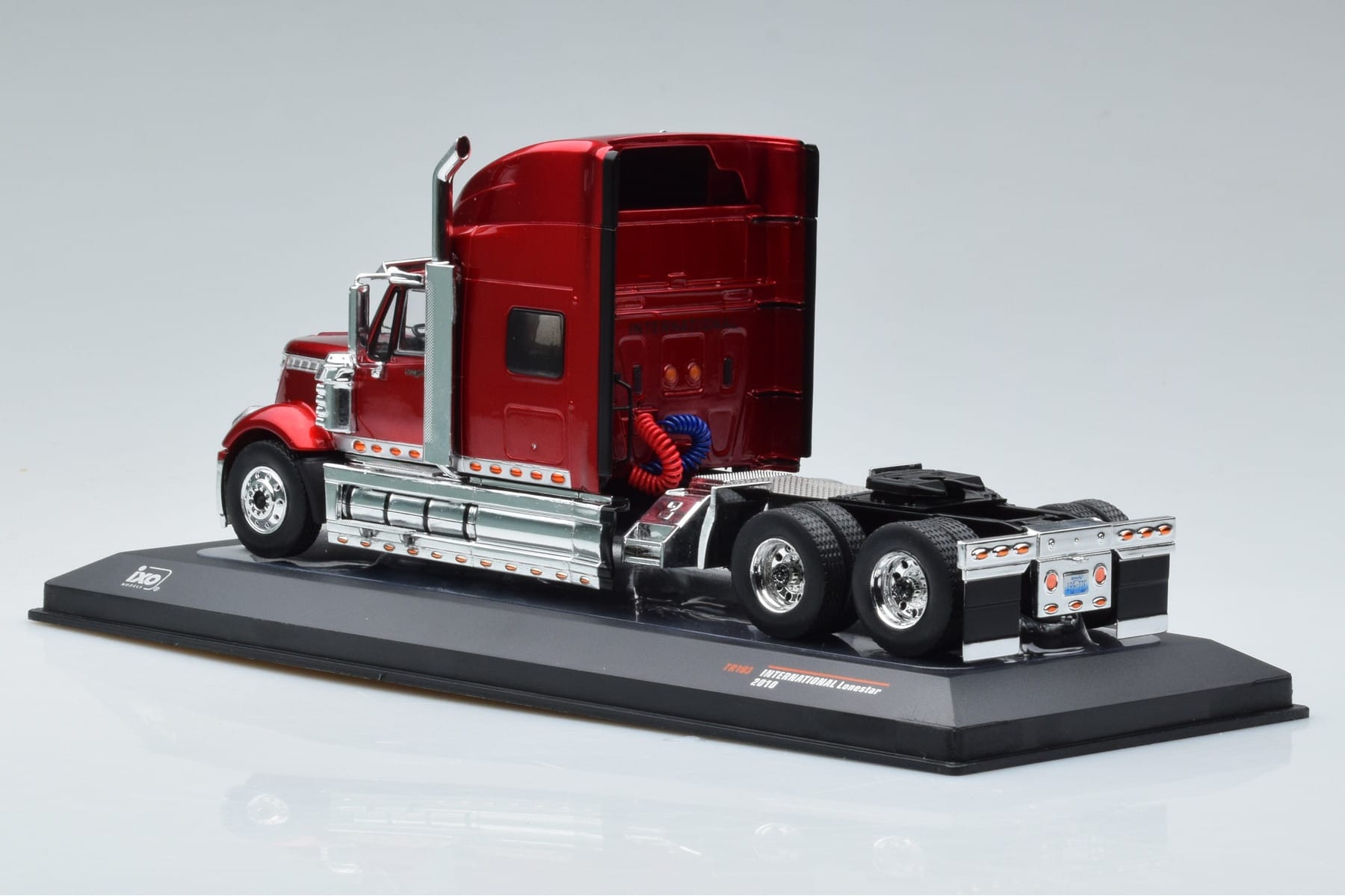 International Lonestar Rdeč IXO 1:43 TR103 Kovina – slika 5 od 6