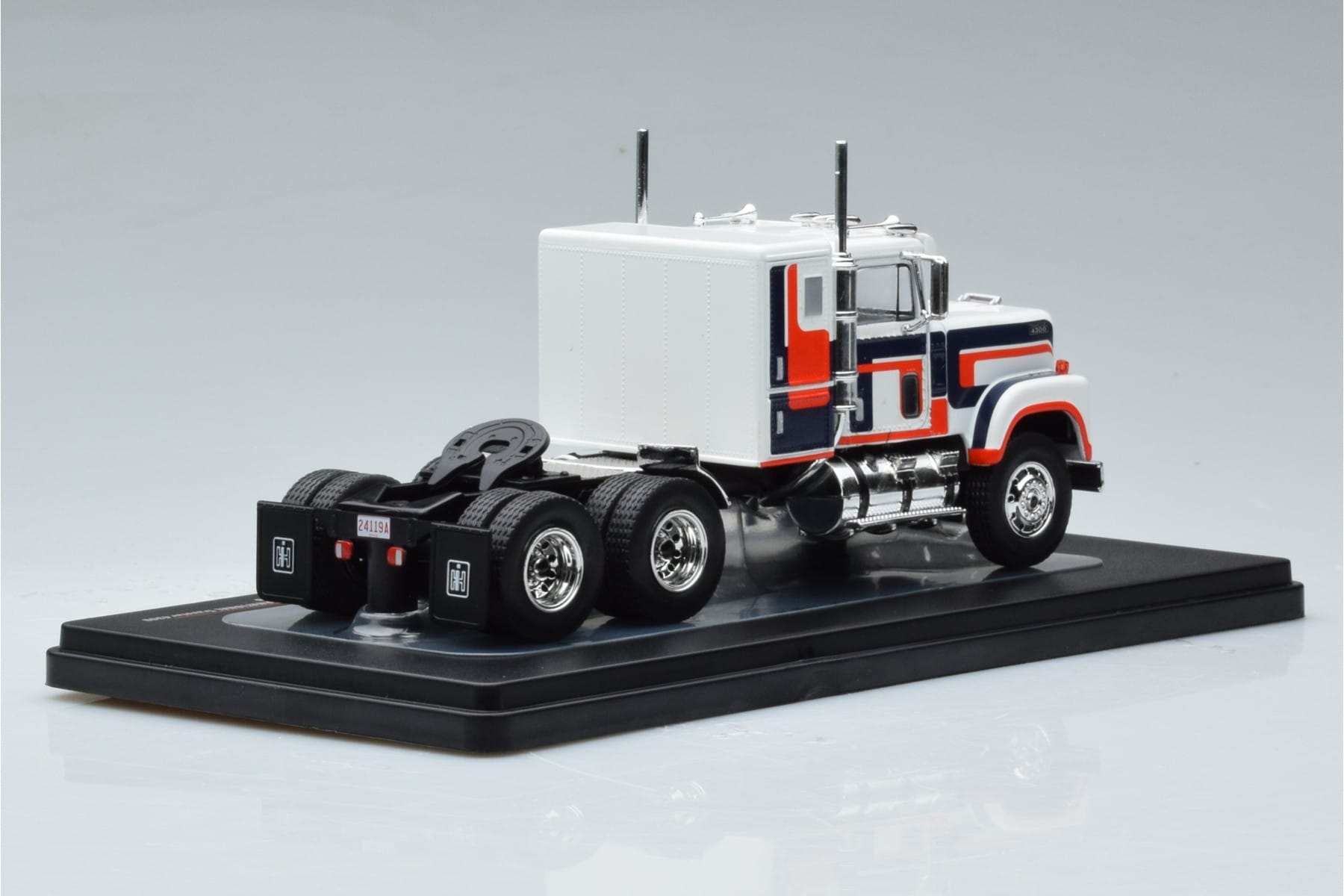 International Transtar 4300 Bel IXO 1:43 TR153 Kovina – slika 2 od 6