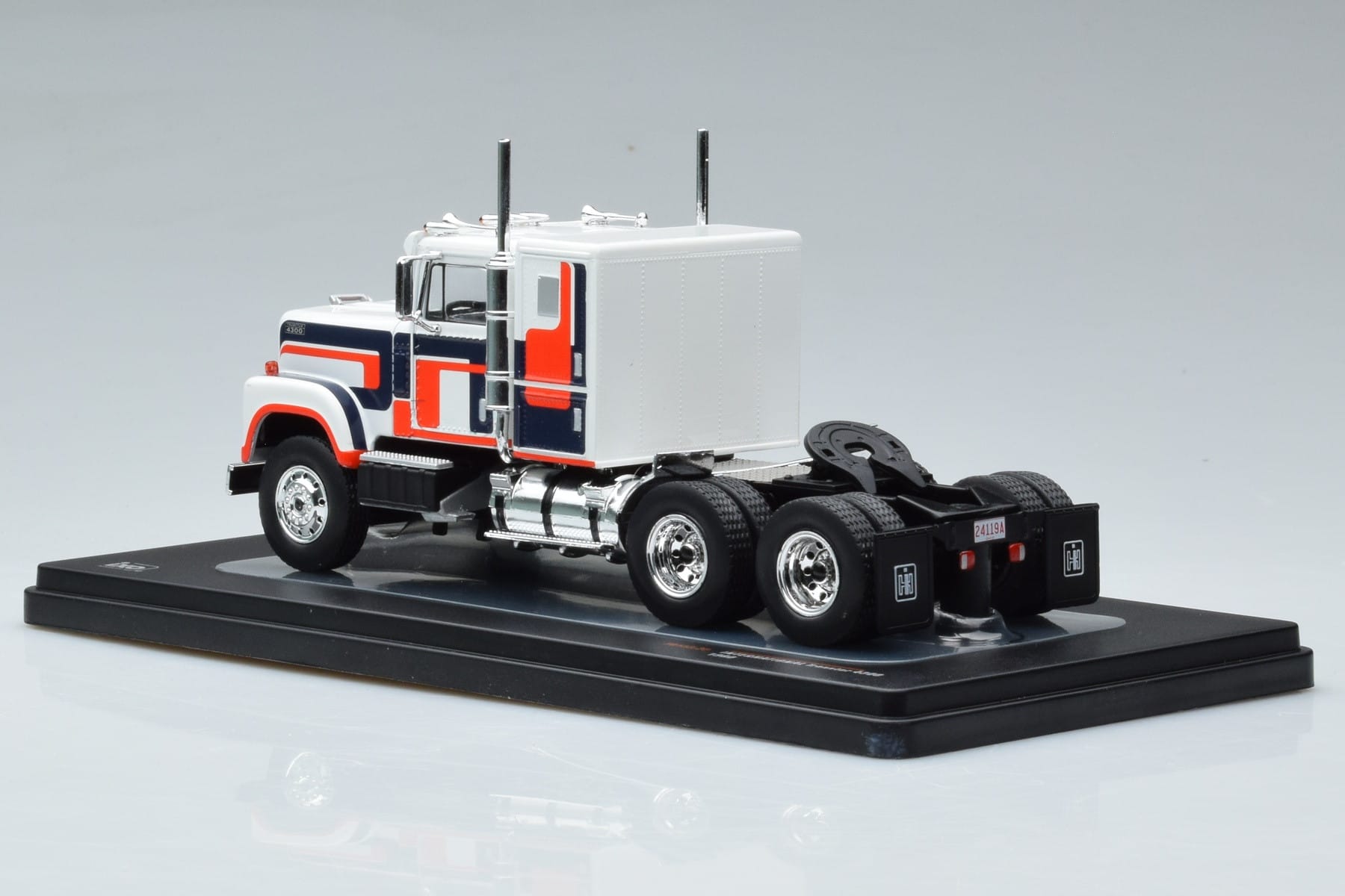 International Transtar 4300 Bel IXO 1:43 TR153 Kovina – slika 5 od 6