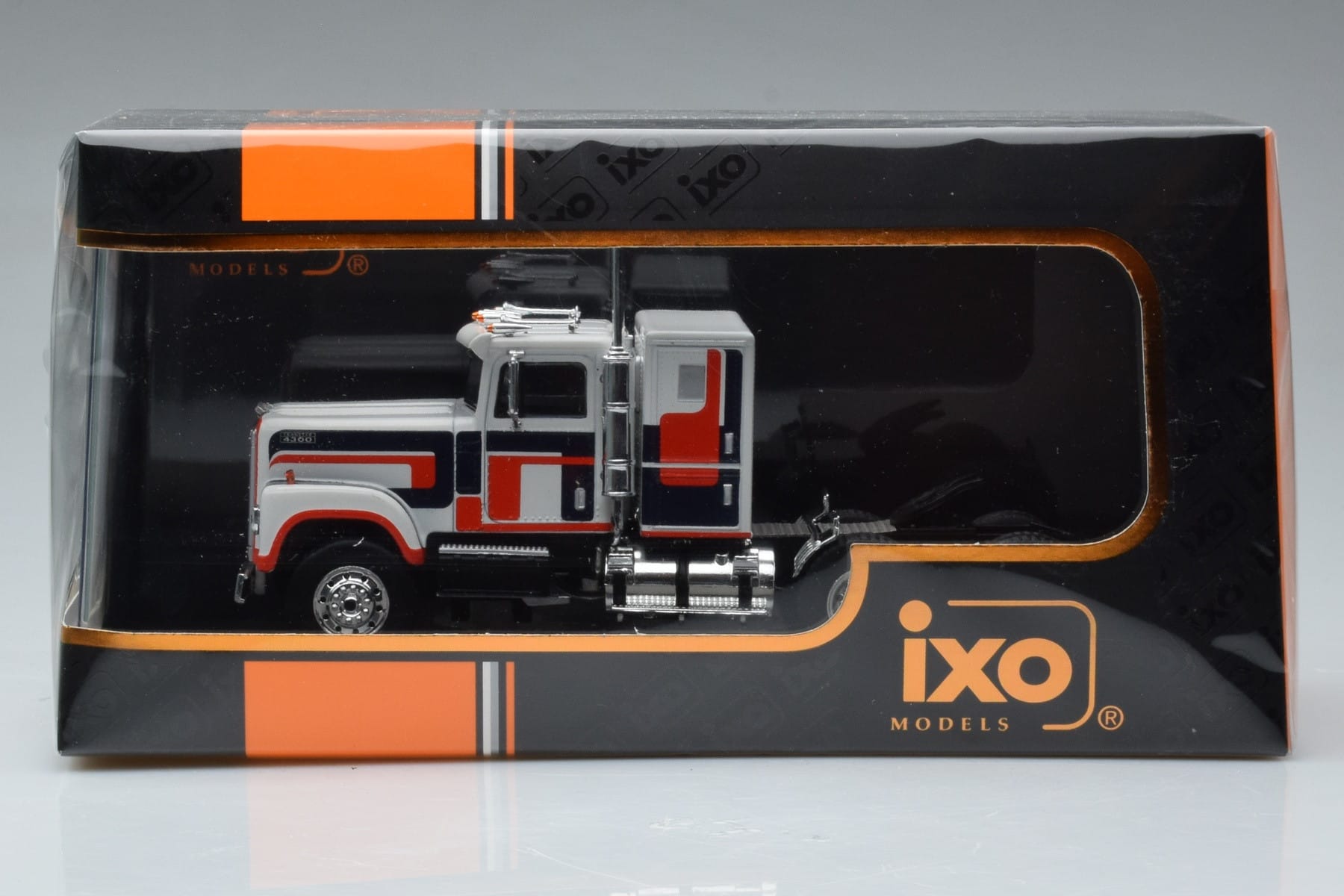 International Transtar 4300 Bel IXO 1:43 TR153 Kovina – slika 6 od 6