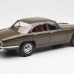 Jaguar XJ6 Series 1 4.2 Sable Rjav Paragon 1:18 - image 3 of 8
