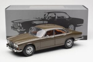 Jaguar XJ6 Series 1 4.2 Sable Rjav Paragon 1:18 2011004 Kovina – slika 8 od 8