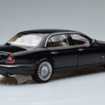 Jaguar XJ6 X350 Ebony Črn Almost Real 1:18 - image 3 of 11