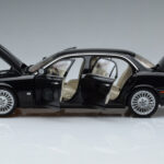 Jaguar XJ6 X350 Ebony Črn Almost Real 1:18 - image 4 of 11