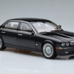 Jaguar XJ6 X350 Ebony Črn Almost Real 1:18 - image 10 of 11