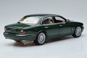 Jaguar XJ6 X350 Racing Zelen Almost Real 1:18 810502 Kovina – slika 3 od 13