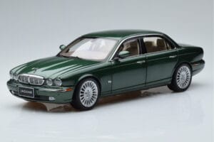 Jaguar XJ6 X350 Racing Zelen Almost Real 1:18 810502