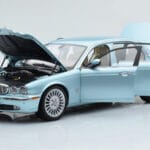 Jaguar XJ6 X350 Seafrost Svetlo Moder Almost Real 1:18 - image 2 of 11