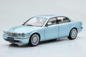 Jaguar XJ6 X350 Seafrost Svetlo Moder Almost Real 1:18 810503