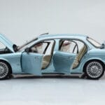 Jaguar XJ6 X350 Seafrost Svetlo Moder Almost Real 1:18 - image 5 of 11