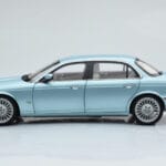 Jaguar XJ6 X350 Seafrost Svetlo Moder Almost Real 1:18 - image 6 of 11