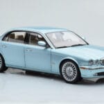 Jaguar XJ6 X350 Seafrost Svetlo Moder Almost Real 1:18 - image 7 of 11