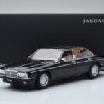 Jaguar XJ6 XJ40 Ebony Črn Almost Real 1:18 - image 11 of 11