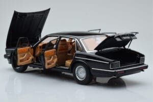 Jaguar XJ6 XJ40 Ebony Črn Almost Real 1:18 810543 Kovina – slika 5 od 11