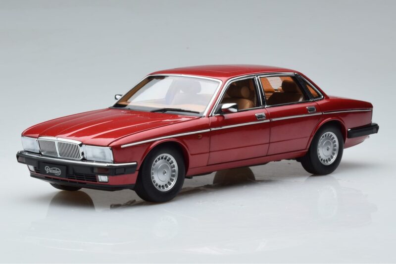 Jaguar XJ6 XJ40 Flamenco Rdeč Almost Real 1:18 810541 Kovina