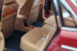 Jaguar XJ6 XJ40 Flamenco Rdeč Almost Real 1:18 810541 Kovina – slika 10 od 11
