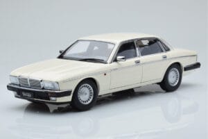 Jaguar XJ6 XJ40 Glacier Bel Almost Real 1:18 810542