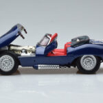 Jaguar XKSS Modra AUTOart 1:18 - image 4 of 9