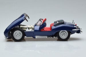 Jaguar XKSS Modra AUTOart 1:18 73510 Kovina – slika 4 od 9