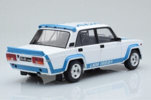 Lada 2105 VFTS Bela IXO 1:18 18CMC144 Kovina – slika 2 od 6