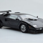 Lamborghini Countach LP5000S Črna AUTOart 1:18 - image 6 of 10