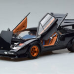 Lamborghini Countach LP500S Walter Wolf Temno Moder Kyosho 1:18 - image 2 of 11