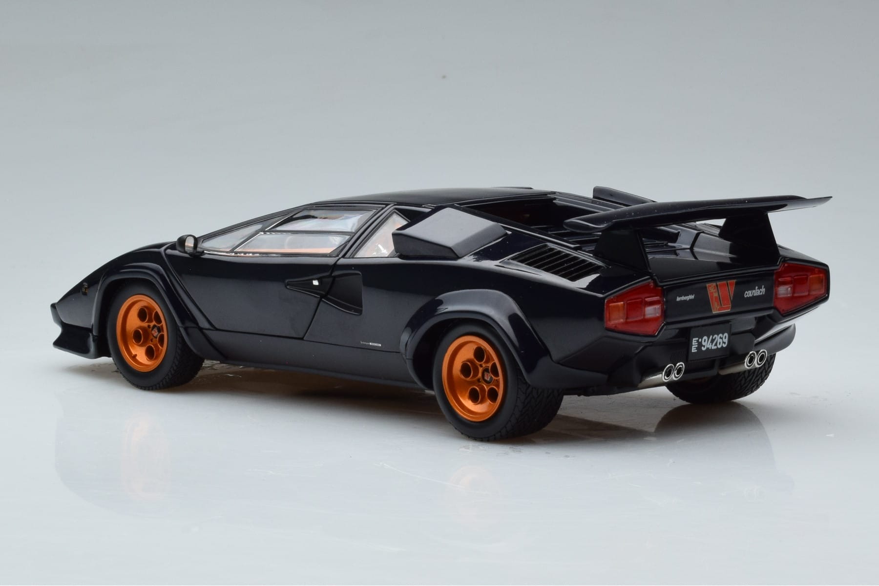 Lamborghini Countach LP500S Walter Wolf Temno Moder Kyosho 1:18 08320D Kovina – slika 7 od 11