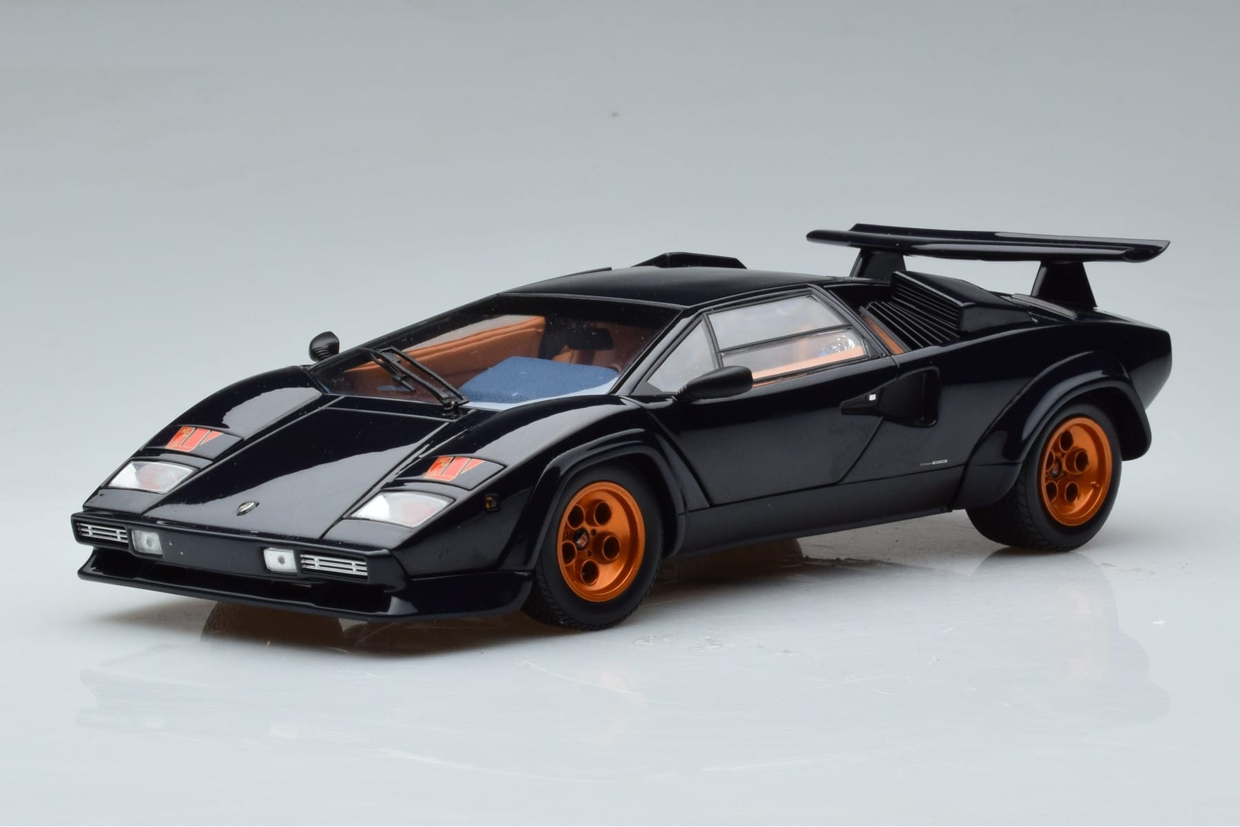 Lamborghini Countach LP500S Walter Wolf Temno Moder Kyosho 1:18 08320D Kovina