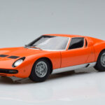 Lamborghini Miura SV Oranžna AUTOart 1:18