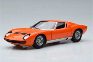 Lamborghini Miura SV Oranžna AUTOart 1:18
