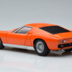 Lamborghini Miura SV Oranžna AUTOart 1:18 - image 7 of 8