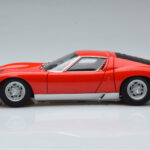 Lamborghini Miura SV Rdeča AUTOart 1:18 - image 5 of 8