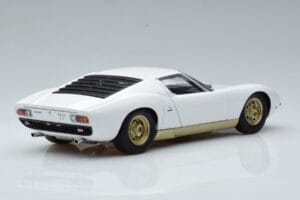 Lamborghini Miura SV Bela AUTOart 1:18 74544 Kovina – slika 3 od 8