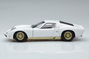 Lamborghini Miura SV Bela AUTOart 1:18 74544 Kovina – slika 5 od 8