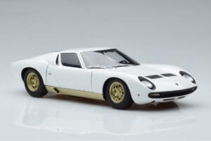 Lamborghini Miura SV Bela AUTOart 1:18 74544 Kovina – slika 6 od 8