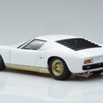 Lamborghini Miura SV Bela AUTOart 1:18 - image 7 of 8
