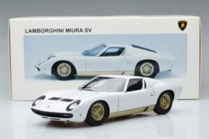 Lamborghini Miura SV Bela AUTOart 1:18 74544 Kovina – slika 8 od 8