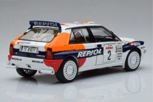 Lancia Delta HF Integrale Evoluzione #2 C. Sainz / L. Moya Tour de Corse 1993 Kyosho 1:18 08348J Kovina – slika 3 od 9