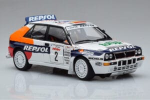 Lancia Delta HF Integrale Evoluzione #2 C. Sainz / L. Moya Tour de Corse 1993 Kyosho 1:18 08348J Kovina – slika 5 od 9