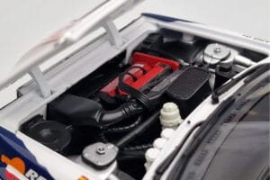 Lancia Delta HF Integrale Evoluzione #2 C. Sainz / L. Moya Tour de Corse 1993 Kyosho 1:18 08348J Kovina – slika 8 od 9