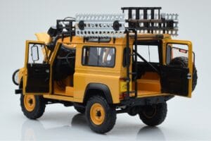 Land Rover Defender 90 Camel Trophy Borneo 1985 Almost Real 1:18 810213 Kovina – slika 5 od 8