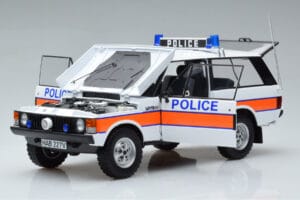 Land Rover Range Rover Policija Almost Real 1:18 810115 Kovina – slika 2 od 9