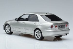 Lexus IS200 XE10 Srebrna Otto 1:18 OT991 Smola – slika 5 od 6