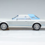 Lincoln Continental Mark V Srebrna MCG 1:18 - image 3 of 6
