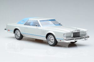 Lincoln Continental Mark V Srebrna MCG 1:18 MCG18403 Kovina – slika 4 od 6