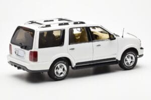 Lincoln Navigator Bel AUTOart 1:18 72761 Kovina – slika 3 od 8