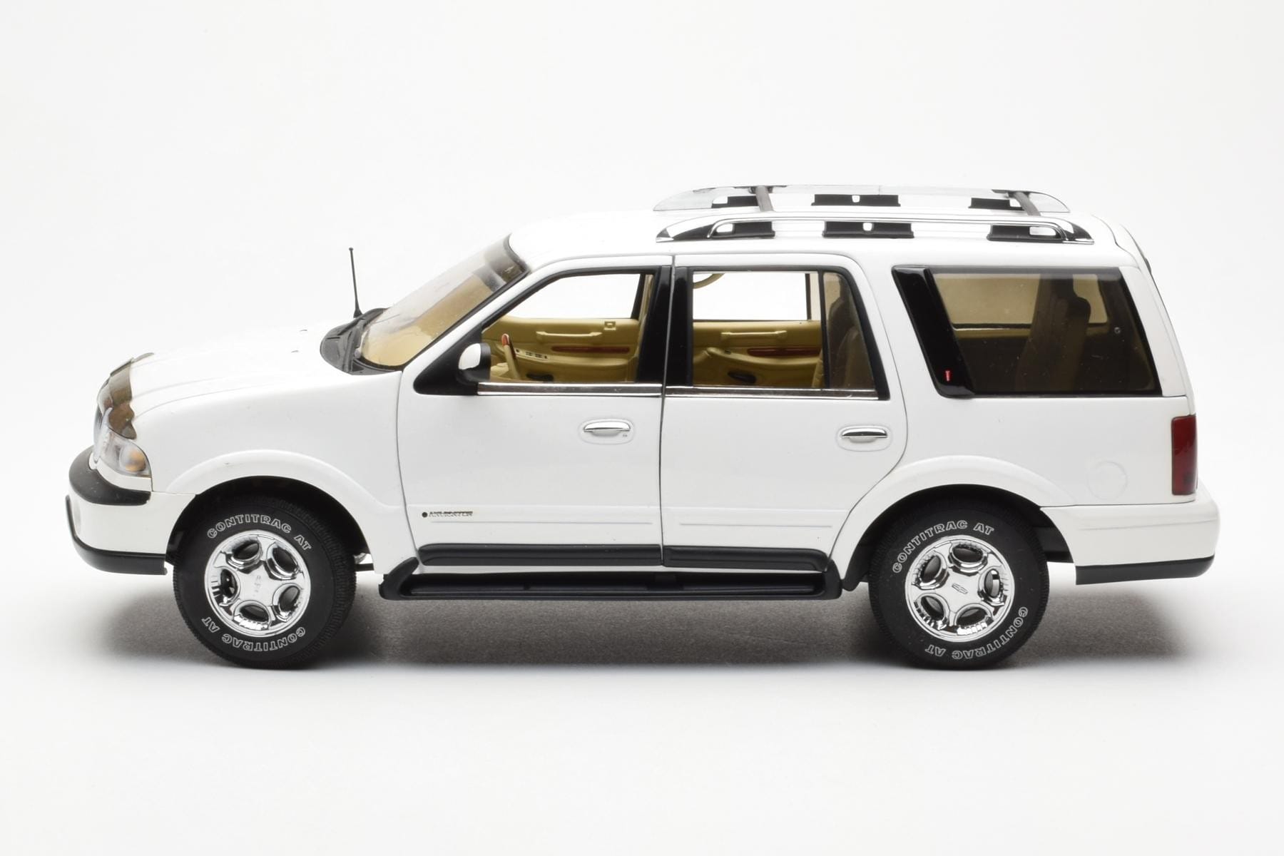 Lincoln Navigator Bel AUTOart 1:18 72761 Kovina – slika 4 od 8